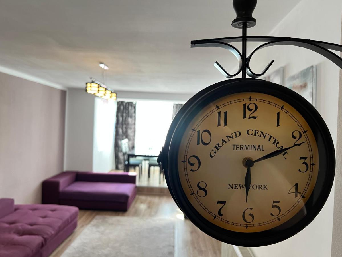 Nordic Sunny Apartment Suceava Ngoại thất bức ảnh